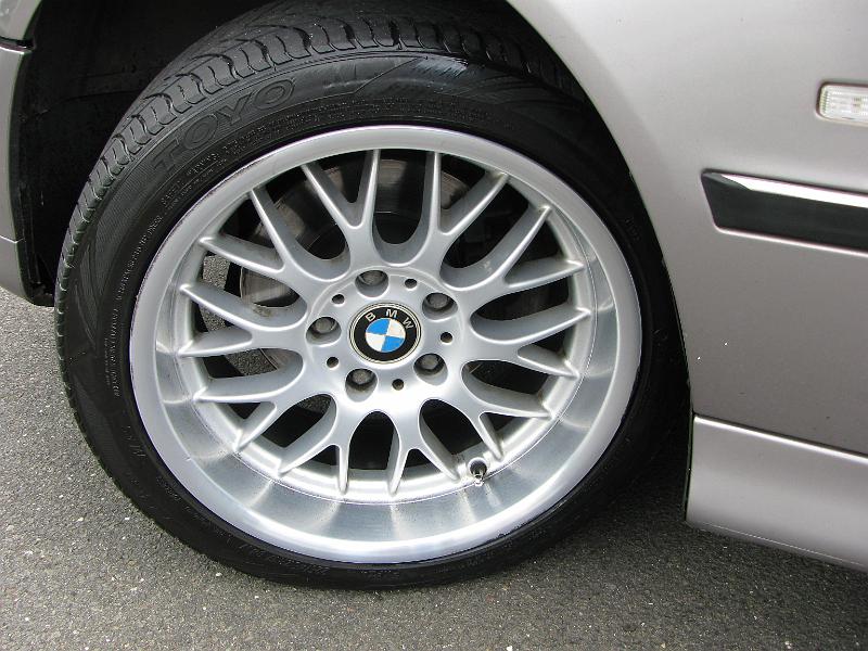 IMG_1423.JPG - 17" alloy wheels with Toyo Proxes FZ4 - 225/45 ZR 17 tires.  Plenty of tread remaining.